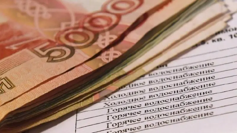 Юристы предупреждают, что для собственников жилья без работающего счётчика плата за холодную воду может начисляться с повышающим коэффициентом 3. Мера коснётся тех, у кого есть техническая возможность установки прибора, а также при непройденной поверке или отсутствии передачи показаний более трёх месяцев.