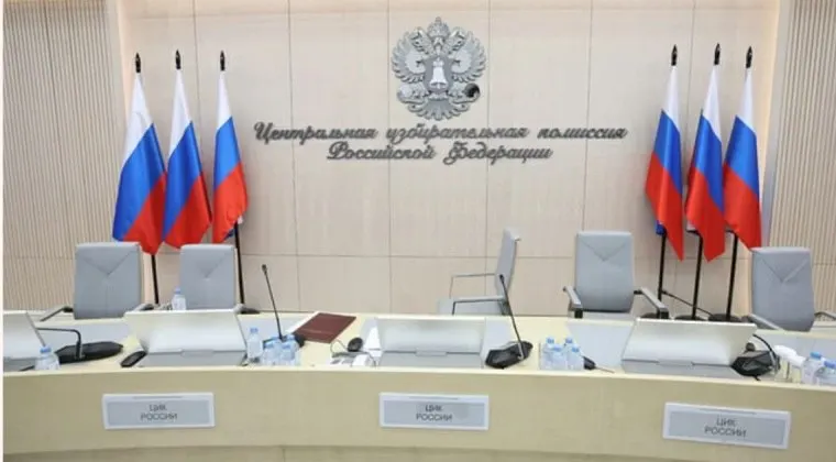 Ведущий инженер Виктор Толстогузов заявил, что во время дистанционного электронного голосования 10 сентября 2023 года отчёты на портале были заменены — по его оценке это коснулось 494 протоколов; ЦИК просит Верховный суд отклонить иск.