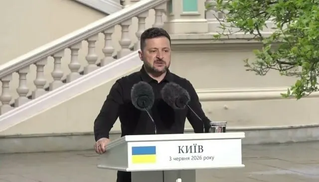 Президент Украины заявил о готовности к прямым переговорам с Россией и озвучил основные позиции: ожидание американской переговорной группы, ответные удары при атаках дронами и ракетами, совместная с Европой разработка ПВО и ежегодные расходы на производство оружия до $50 млрд.
