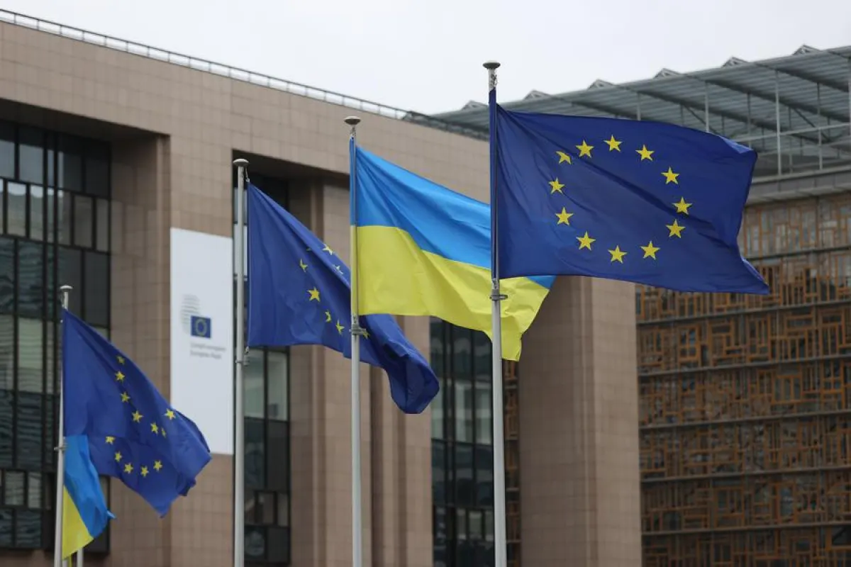 Председатель Европейского совета Антониу Кошта сообщил, что Евросоюз усиливает давление на Россию и наращивает поддержку Украины, называя это двумя опорами стратегии достижения «справедливого и устойчивого мира».