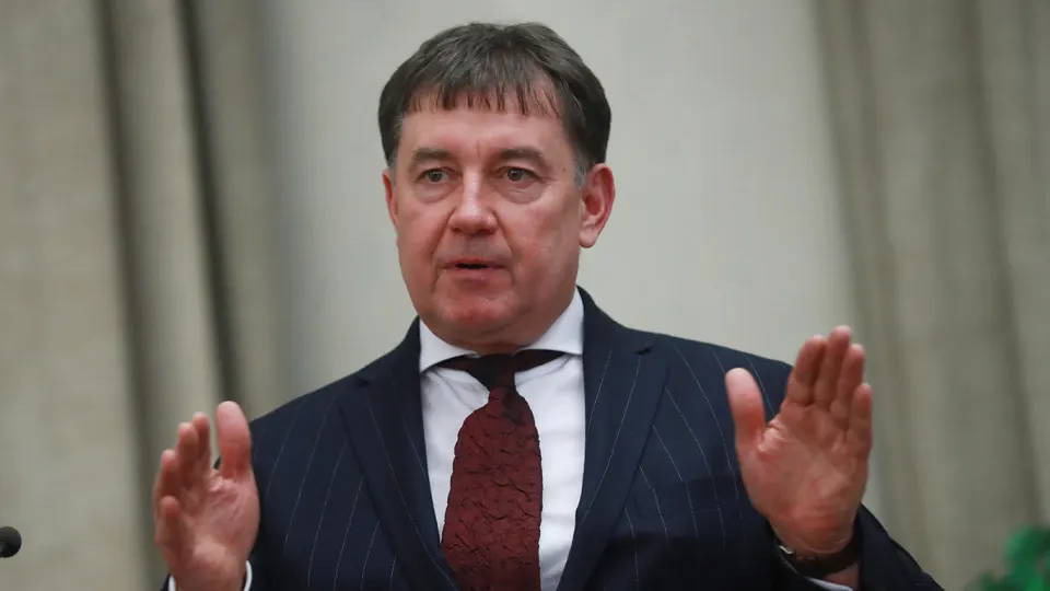 Мосгорсуд не удовлетворил апелляцию Виктора Момотова и оставил в силе решение о национализации его имущества на сумму около 9 млрд рублей, включая сеть отелей Marton и десятки объектов недвижимости, которые, по данным Генпрокуратуры, были связаны с криминалитетом и нелегальным бизнесом.