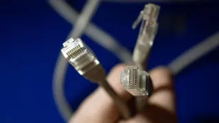 Крупные отечественные IT‑разработчики просят создать согласительный орган по интернет-блокировкам, предупреждая о рисках тотального контроля трафика, массовых сбоев и усиления зарубежных санкций.