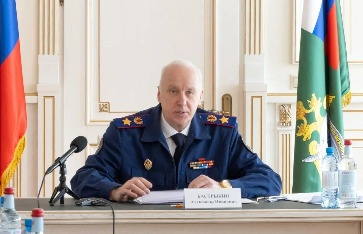 Александр Бастрыкин поручил провести проверку произведений Григория Остера, включая популярные «Вредные советы», усомнившись в их педагогической ценности на заседании совета по защите детей, пострадавших от катастроф и конфликтов.