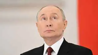 Путин сравнил нынешнюю ситуацию с Великой Отечественной войной, заявив, что весь тыл должен работать на фронт, и пообещал продолжить создание «зоны безопасности» у границы с Украиной, уверяя, что цели СВО будут достигнуты.
