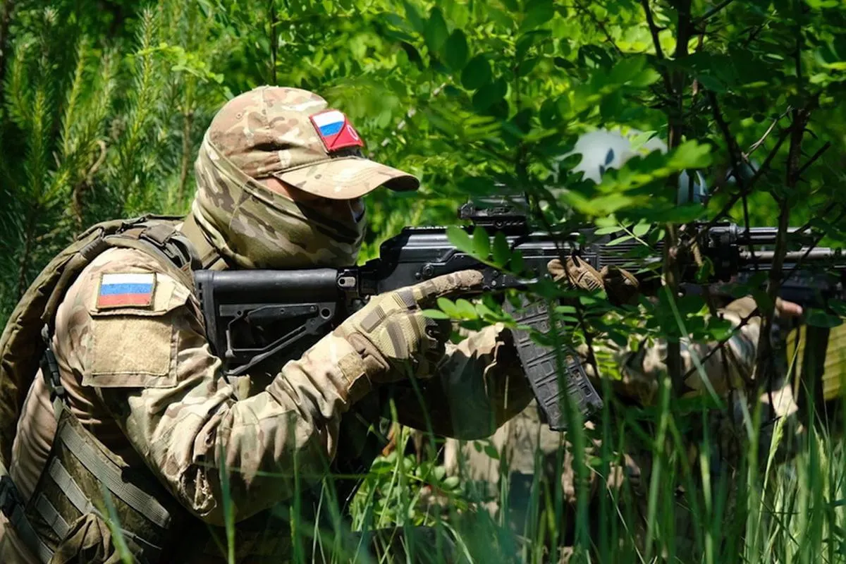 Аналитики Института по изучению войны отмечают, что замедление наступления, сложный рельеф и украинские контратаки ставят под сомнение возможность полного захвата Донбасса Россией в обозримом будущем.