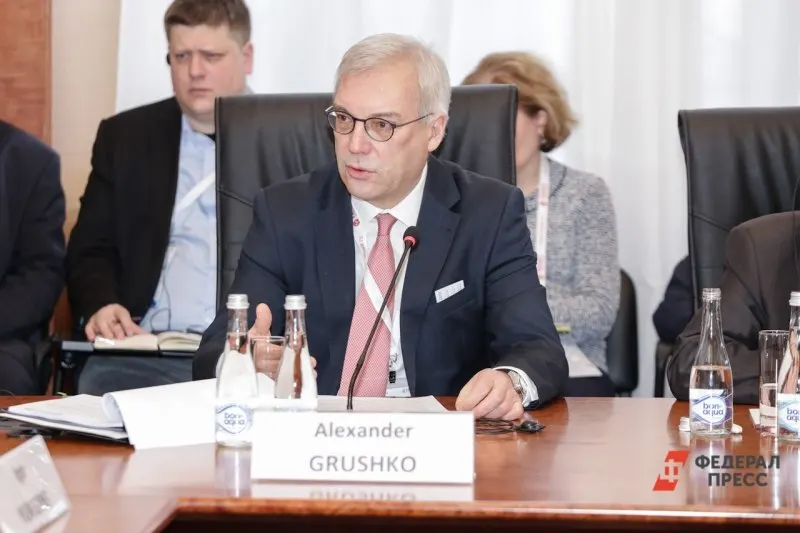 Замминистра иностранных дел предупредил, что любые попытки НАТО блокировать или применять силу против Калининградской области обернутся серьёзными последствиями; Россия, по его словам, располагает всеми средствами для защиты эксклава.