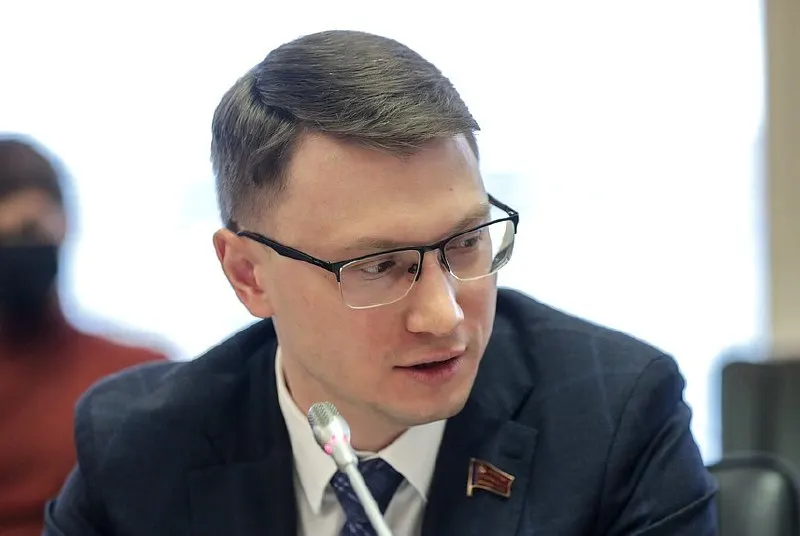 Татьяна Москалькова уходит с поста уполномоченного по правам человека. На её место выдвинуты три кандидата: Артём Прокофьев, Иван Сухарев и Яна Лантратова, которая считается основным претендентом.