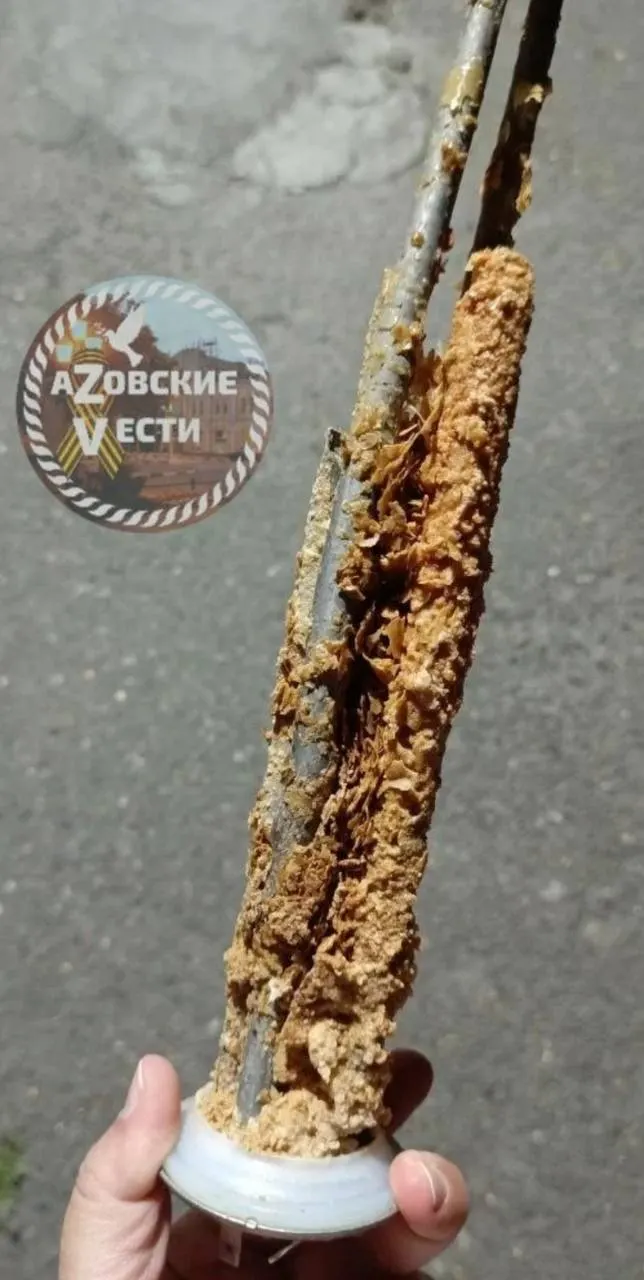 Ирек Файзуллин отметил, что даже при реализации федерального проекта «Чистая вода» водопроводную воду безопаснее кипятить. При этом на программу потрачены сотни миллиардов рублей, значительная часть средств признана неэффективно использованной, а ряд объектов остаётся недостроенным.