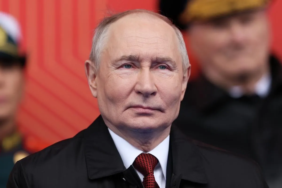 Установлен отдельный порядок подачи заявлений на получение российского гражданства для совершеннолетних и лиц без гражданства, постоянно проживающих в Приднестровье; документы будут принимать дипломатические и консульские представительства.