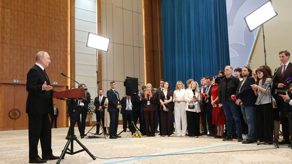 На пресс‑конференции по итогам саммита ЕАЭС президент заявил, что Россия обладает средствами для жёсткого ответа на возможные удары по её объектам и предупредил Армению о риске «украинского сценария» при стремлении к евроинтеграции.