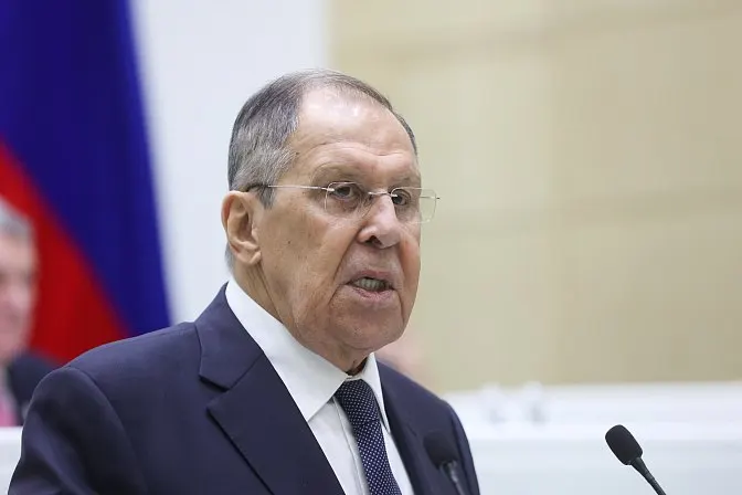 Глава МИД РФ заявил, что нормы ЕАЭС и ЕС взаимоисключают друг друга, поэтому нужно быстро решать вопрос членства. На фоне смены внешнего курса Еревана Москва вводила консультации и ограничения на импорт ряда армянских продуктов.