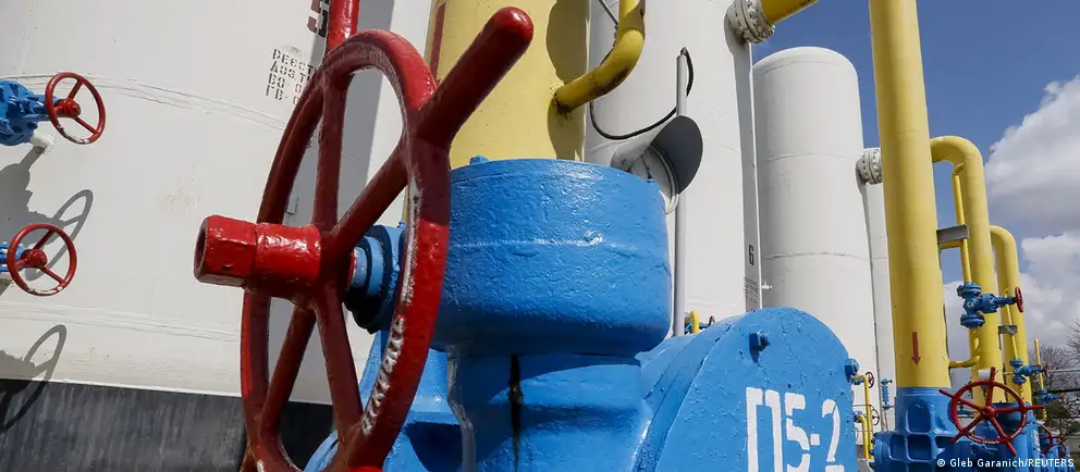 Украина не продлила контракт с «Газпромом», в результате с 1 января остановлен транзит российского газа в Европу. Наибольшие трудности испытывает Молдова; Словакия, Чехия и Австрия переключились на альтернативные маршруты, Венгрия продолжает получать газ через «Турецкий поток».