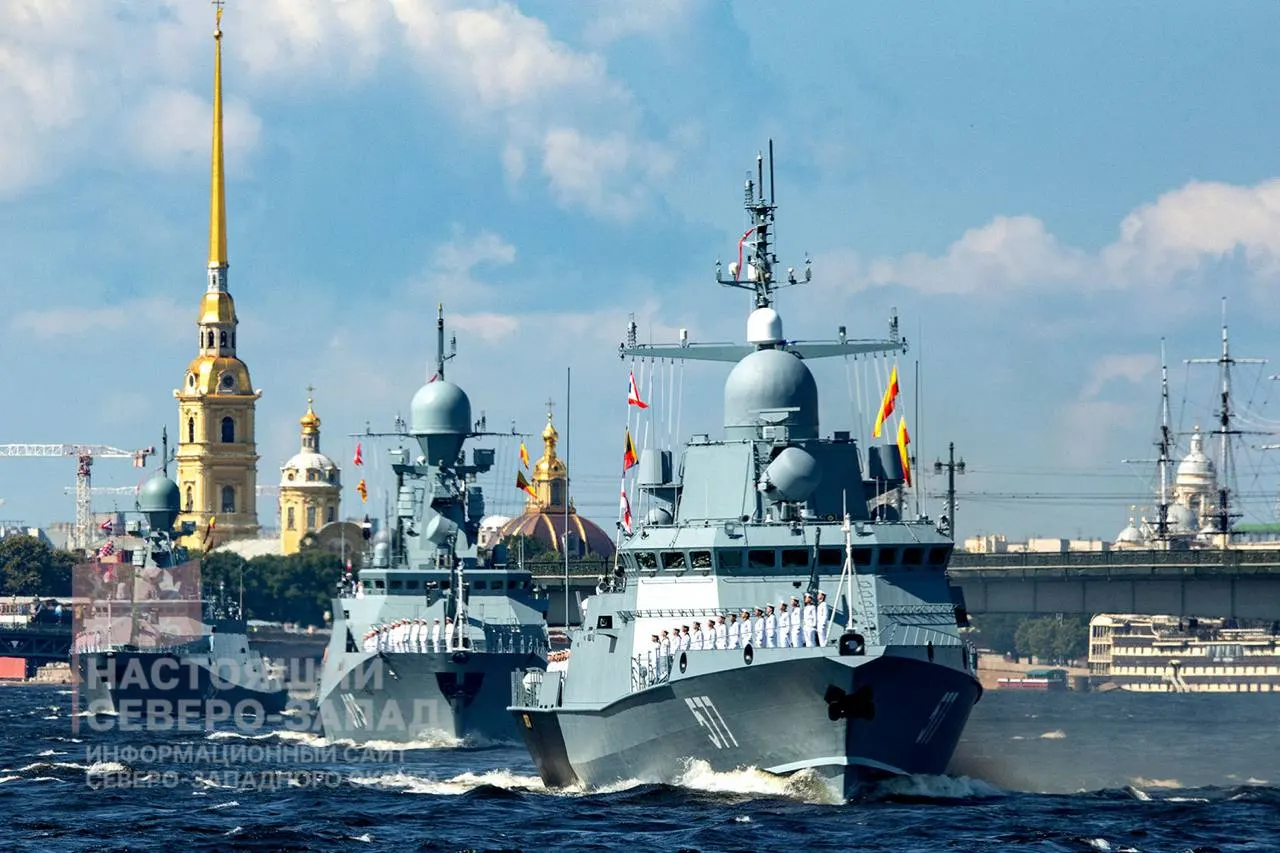 Минобороны не планирует проводить главный военно‑морской парад в Санкт‑Петербурге ко Дню ВМФ — решение принято после прошлогоднего сокращённого формата и отмены морской части в Кронштадте.
