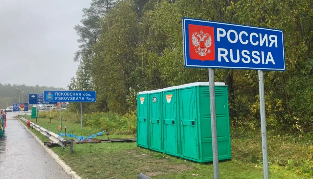 В 21-м пакете санкций планируют ввести полный визовый запрет для тех, кто служил в российских вооружённых силах или прокси‑группах с начала полномасштабного вторжения. Остаются вопросы идентификации, статуса срочников и дезертиров.