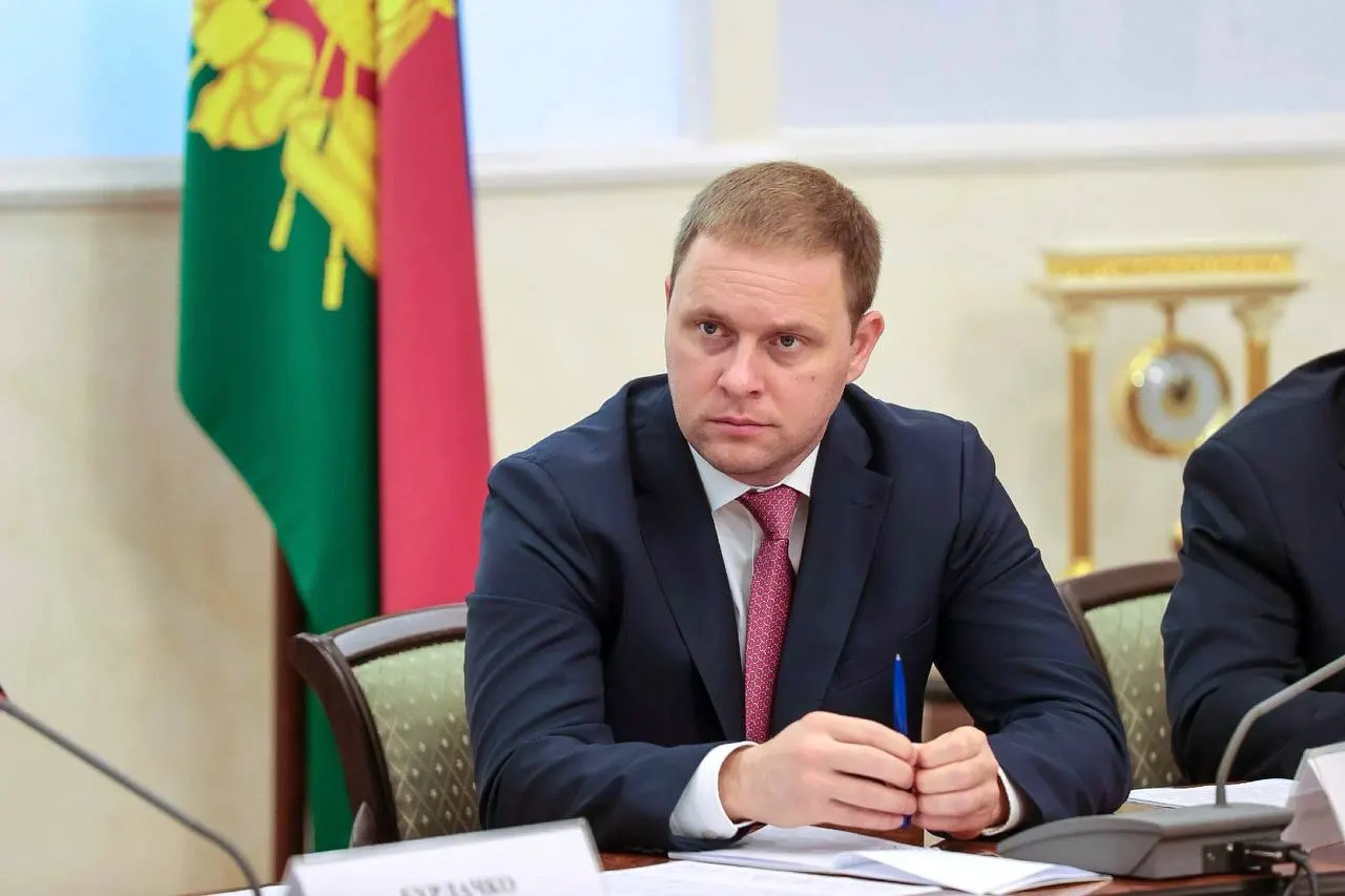 Экс-глава Анапы назначен руководителем госкорпорации «Туризм РФ». Ранее он более десяти лет занимал руководящие должности в органах власти Краснодарского края и пять лет возглавлял Анапу.