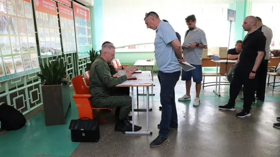В приграничной с Польшей и Литвой Гродненской области Беларуси с 17 по 26 июня идут мобилизационные учения: чиновники отрабатывают оповещение и призыв запасников. Параллельно источники сообщают о растущем давлении на Минск со стороны российского руководства.