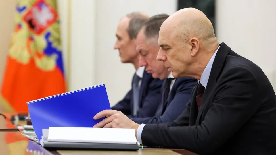 Индекс RGBI опустился до минимума с февраля, а доходности длинных облигаций оказались на рекордных за год уровнях — рынок реагирует на рост расходов, увеличение госдолга и сдержанную политику Центробанка.