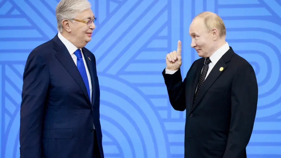 Из‑за дефицита топлива на внутреннем рынке обсуждается поставка примерно 50 тысяч тонн бензина АИ‑92 из Казахстана; рассматривают процессинг на казахстанском НПЗ и обмен на авиакеросин.