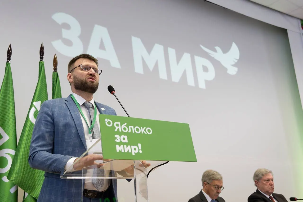 Минюст отклонил просьбу Владимира Дорохова снять с него статус «иностранного агента», сославшись на «факты ведения политической деятельности»: поздравления, участие в суде, возложение цветов и ролик с бумажными самолётиками.