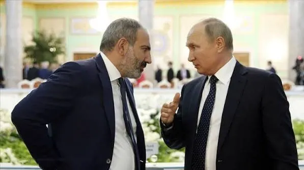 Премьер Армении в телефонном разговоре с президентом России заявил, что ограничения на армянский экспорт противоречат нормам ЕАЭС, и призвал вмешаться для разрешения ситуации; также обсуждалась возможная дата общенационального референдума.