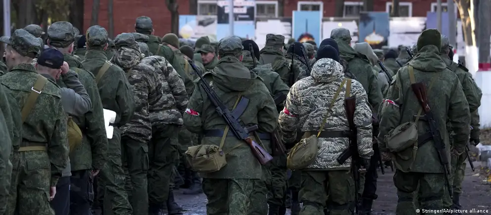 Заявления президента Украины и сведения независимых источников вызвали волну обсуждений о возможном расширении призыва в РФ. Власти отрицают планы, эксперты оценивают реальные потребности армии и риски такого шага.