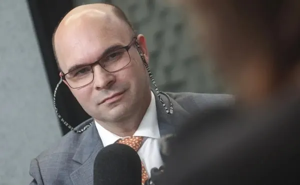 Алексей Заботкин обсудил курс рубля, основные драйверы валюты, политику по вкладам, влияние шоков предложения на инфляцию и заявил, что заморозка вкладов невозможна.