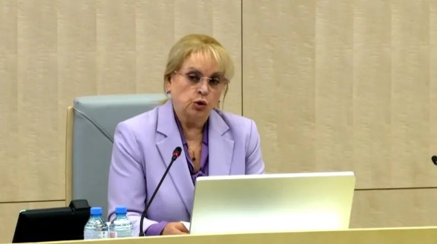 Центризбирком принял документы от партий, рекомендовал исправления в списках «Коммунистов России», утвердил дистанционное электронное голосование для жителей регионов в Москве и решение о доставке бюллетеней в 36 труднодоступных районов с помощью БПЛА.
