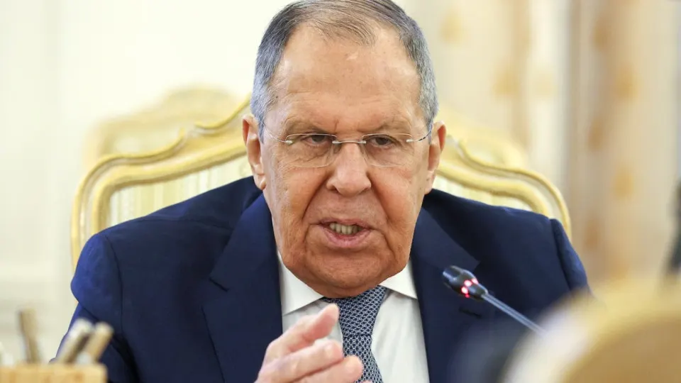 Министр иностранных дел Сергей Лавров заявил, что Москва продолжит боевые действия против Украины до достижения целей, которые Владимир Путин озвучил в июне 2024 года. По его словам, Россия больше не будет полагаться на западные гарантии.