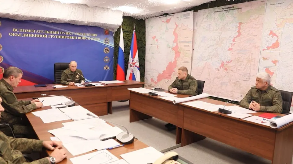 На совещании с военными президент потребовал оценить участие «подстрекателей» в реальных боевых действиях для принятия возможных «ответственных решений» и распорядился продолжить удары по украинской военной инфраструктуре.