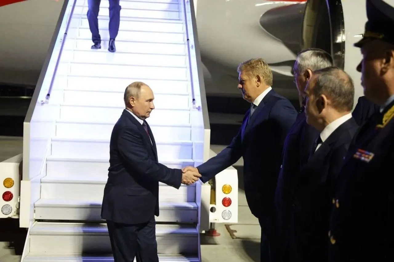 Президент принял участие в церемонии открытия Сибирского кольцевого источника фотонов.