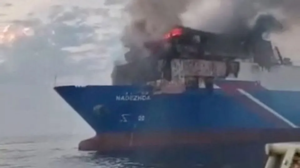 Из-за атак в Черном море и санкций на товары импорт перенаправляется на альтернативные порты, что ведет к удорожанию и задержкам поставок по всей России.
