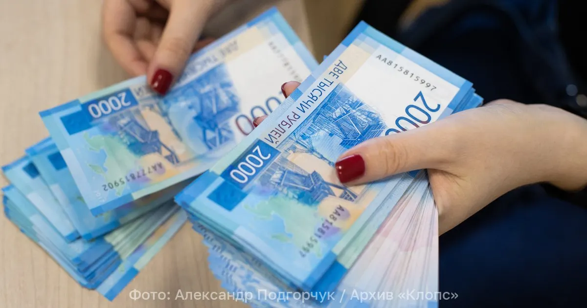 Инициатива охватывает студентов и обучающихся очно в вузах и колледжах; цель — обеспечить молодым людям возможность продолжить образование и не оказаться без поддержки.