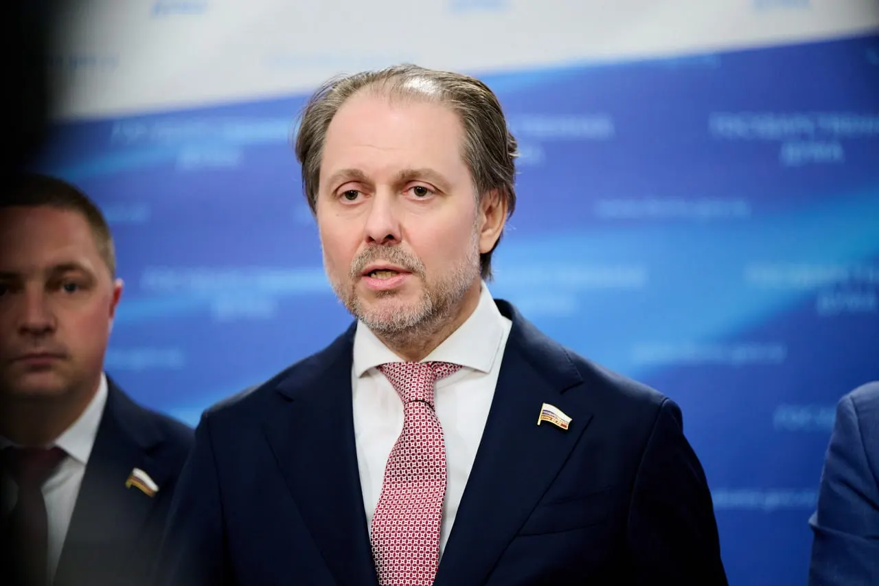 Новым председателем комитета Госдумы по охране здоровья стал Владимир Сысоев — экономист и юрист, ранее курировавший вопросы экономики и рынка труда в Тюменской области.
