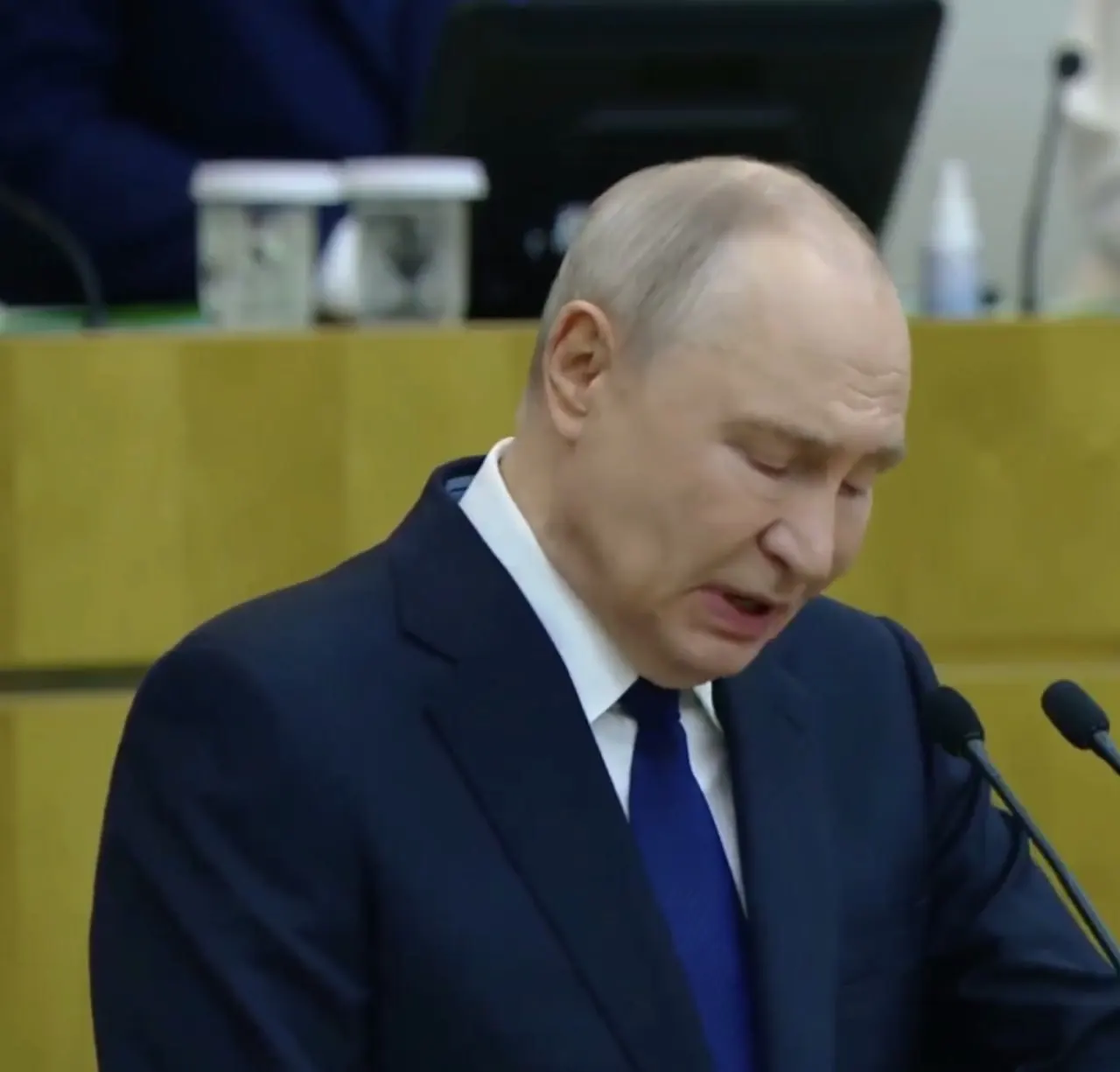 Путин заявил об уверенности в экономике и безопасности страны, подчеркнул суверенитет и поддержку участников СВО, призвав депутатов сохранять единство перед вызовами.