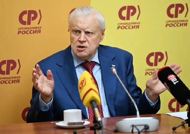 Лидер партии заявил, что часть избирателей утратила веру в возможность повлиять на власть на фоне объективных трудностей, связанных с проводимой операцией; Миронов сообщил, что временно не участвует в кампании из‑за травмы.