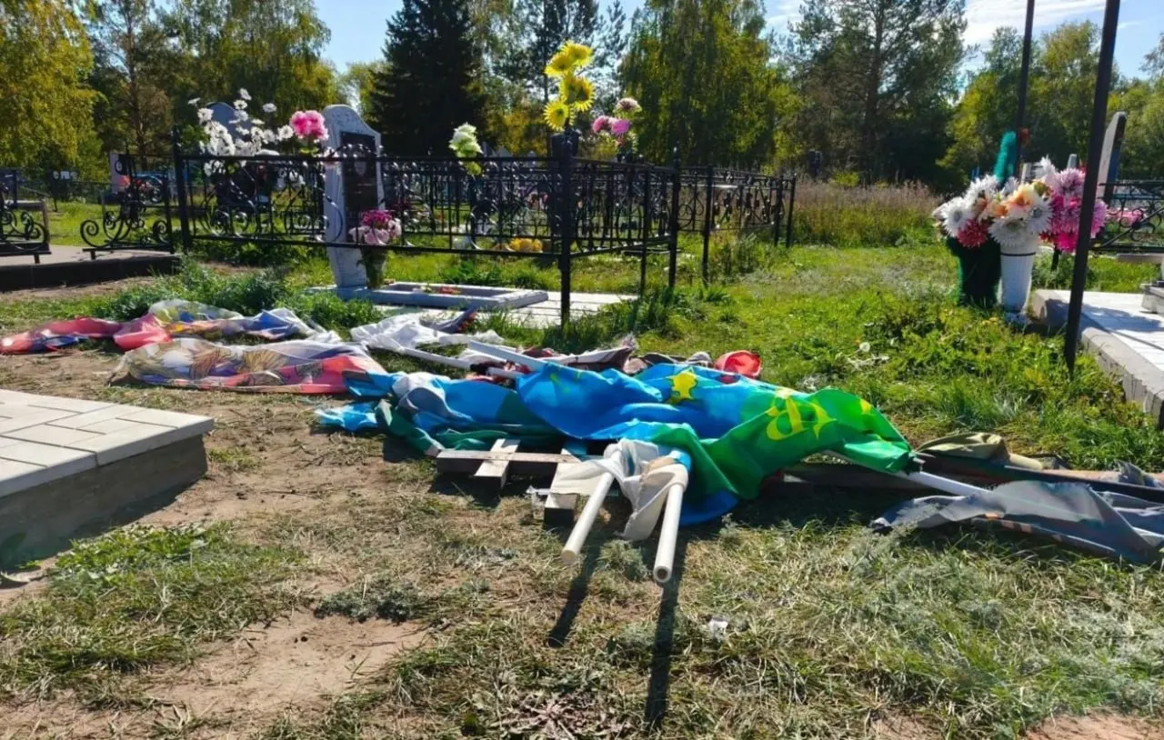 В Саратовской области региональная выплата семьям погибших на войне против Украины reduced to 100 тысяч рублей; деньги распределят между близкими, подать заявление можно в течение шести месяцев после регистрации смерти. Это пример сокращения подобных выплат в регионе.