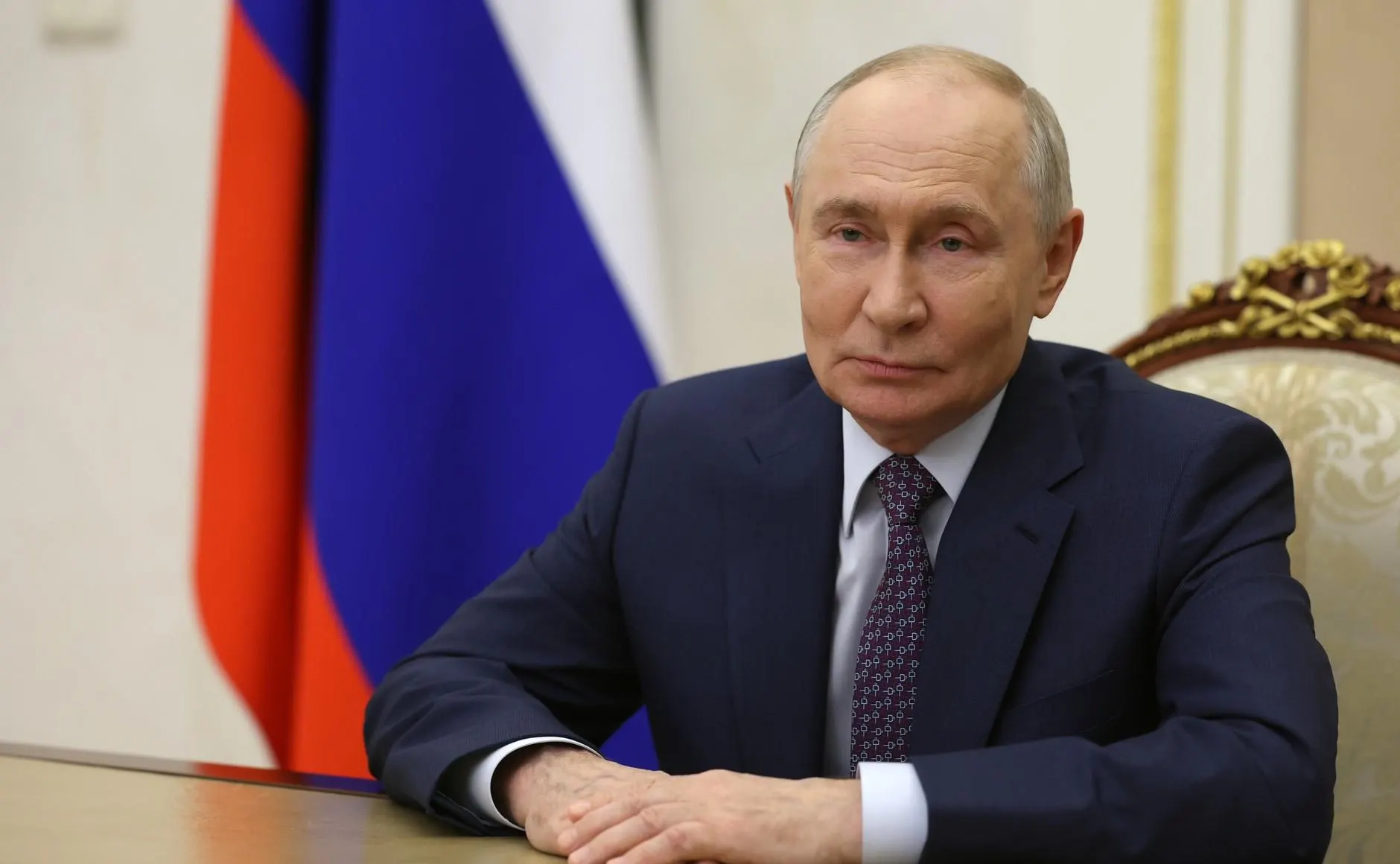 Президент поздравил педагогов с профессиональным праздником и подчеркнул важность их труда для будущего нашей страны.