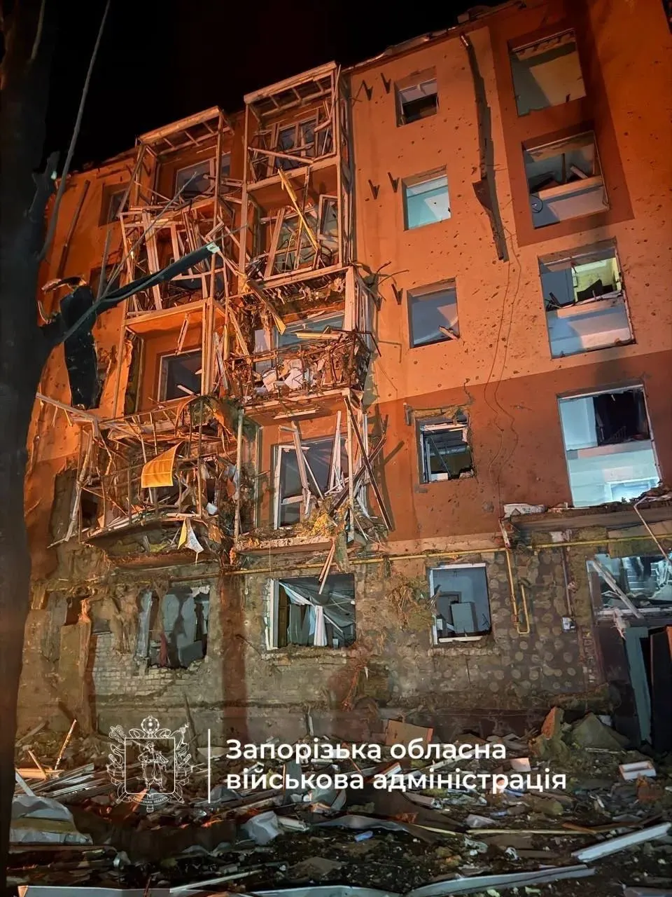 Дроны достигли нескольких регионов, Рязанский НПЗ частично остановил переработку. Осуждён бывший продюсер телеканала за призывы к терроризму. Продолжаются ракетные удары по Украине и их последствия.