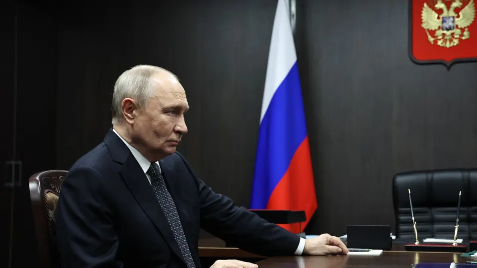 Президент России заявил о возобновлении переговоров между Россией, Украиной и США по завершению конфликта и обсуждению гарантий безопасности после мирного соглашения.